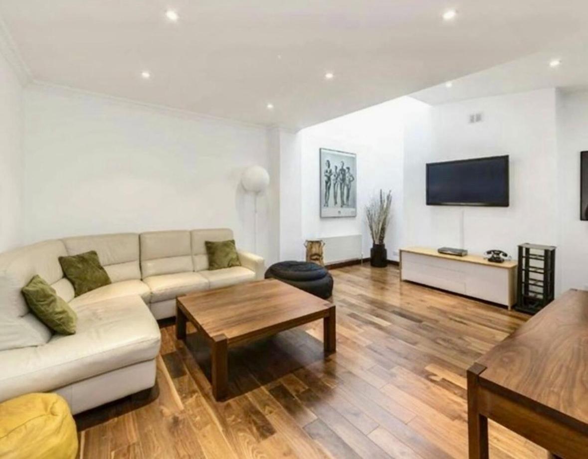 Hyde Park - Prime Location, Zone 1 Apartment
